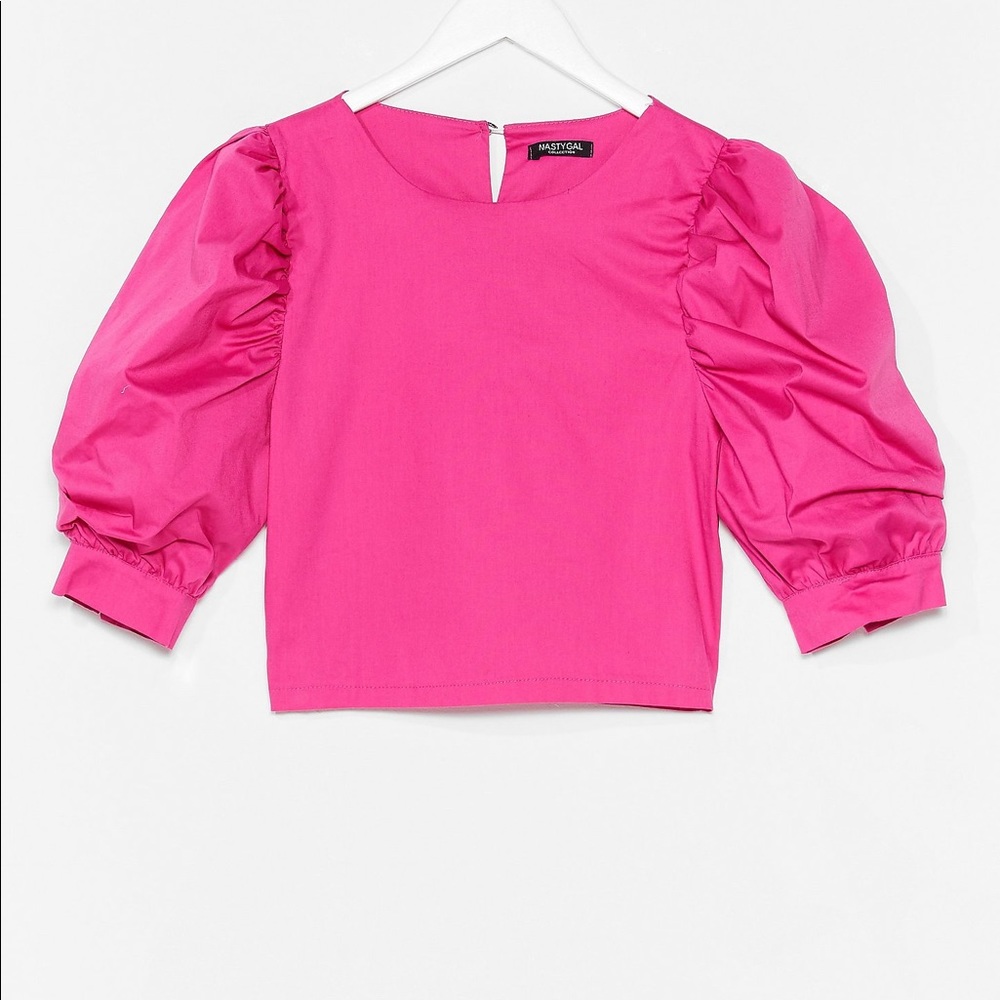 NWT puff sleeve pink cropped top.